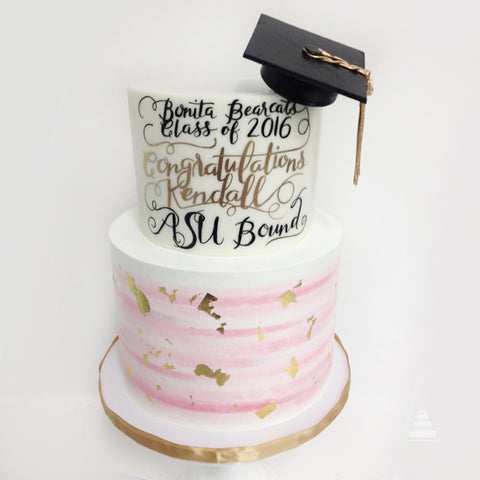 Letter Graduation Cake, pastel con escritura a mano de graduación