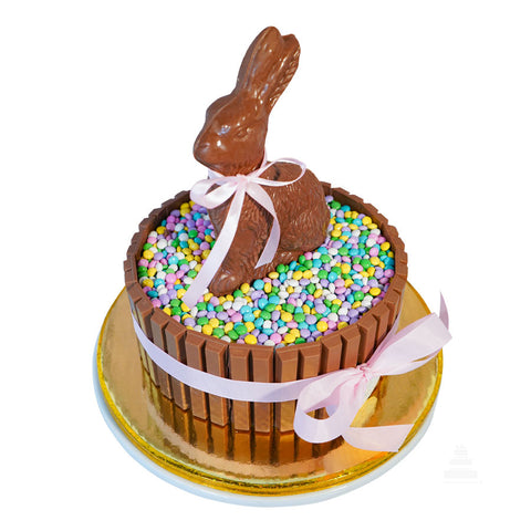 Bunny & Kitkat Cake, Pastel con Kitkat y conejo de chocolate