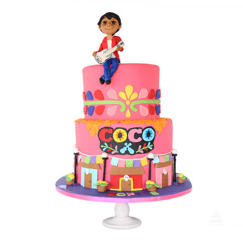 Coco, pastel decorado con el tema de la película